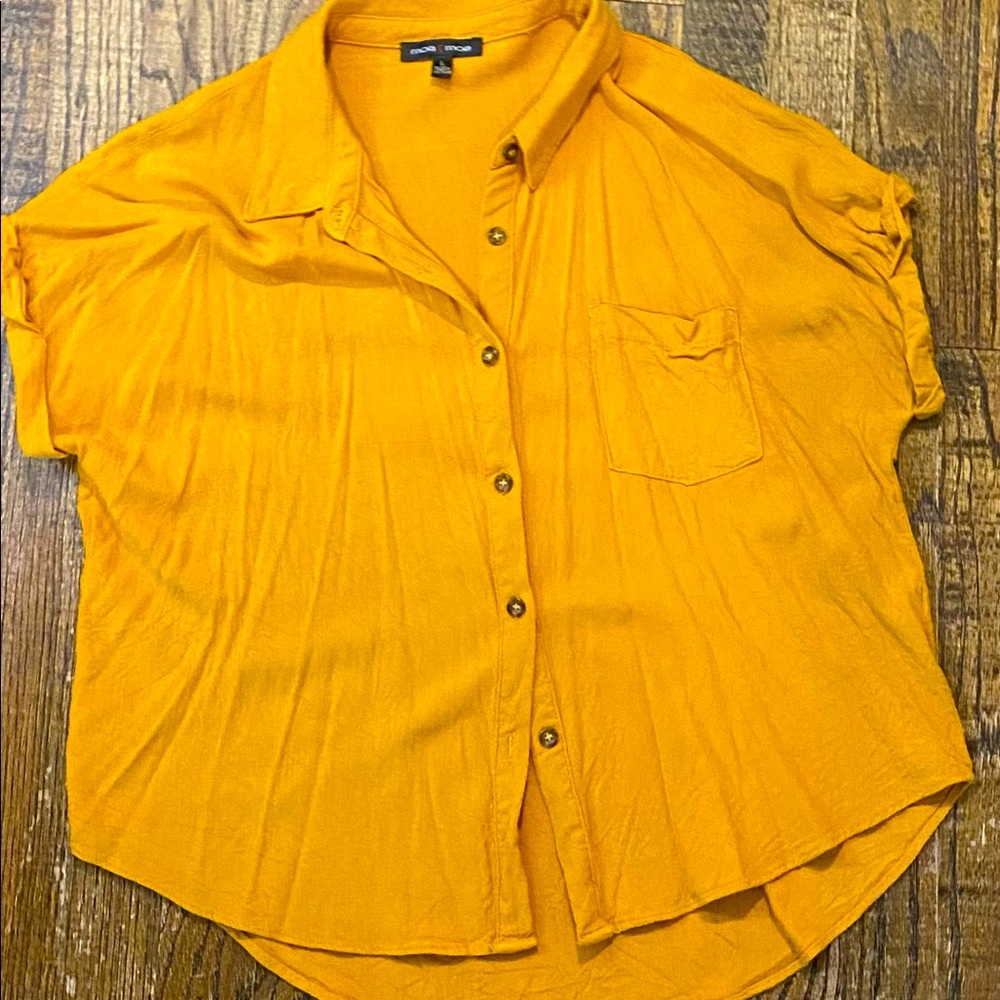 (3 for $15) Moa Moa Mustard Button-Down (L)